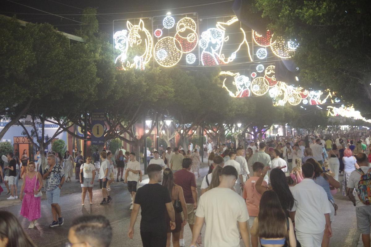 Lleno en el Real la primera noche de la Feria de Málaga 2025