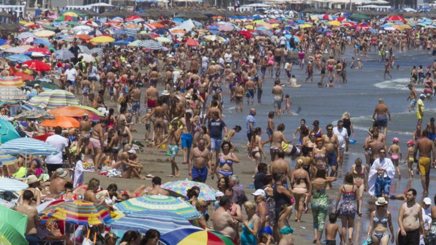 Una imagen reciente de la playa de la Malvarrosa.