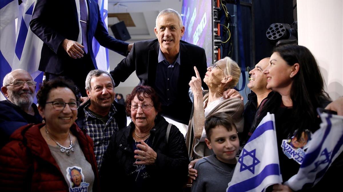 zentauroepp47641850 file photo  benny gantz  leader of blue and white party  pos190406210539