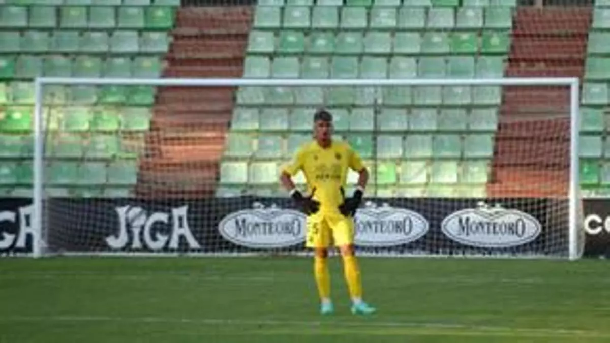 José Andrés llega cedido al Villanovense para defender la portería