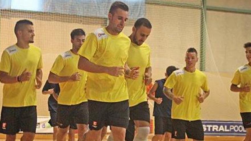 L&#039;Eternam Manresa FS va fer el primer entrenament de la temporada, ahir al vespre al Pujolet