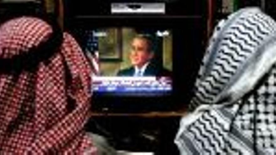 Bush recurre a la TV árabe para paliar el escándalo de las torturas
