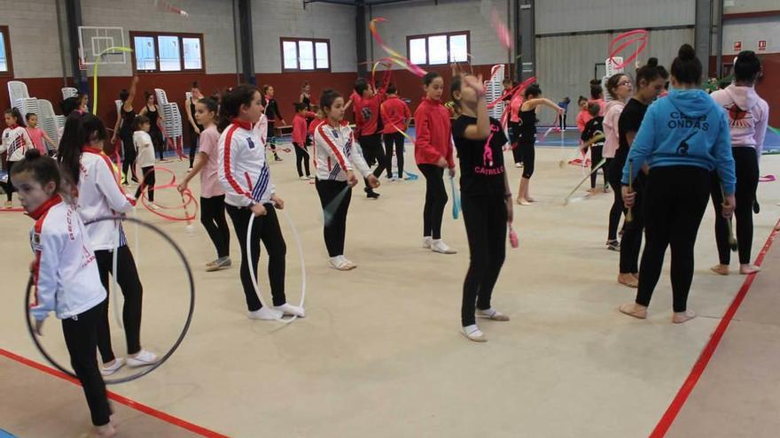 Un grupo de gimnastas, ayer, en los entrenamientos.