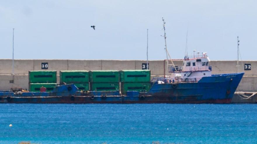 De la ruta de la droga al desguace: el Puerto de Las Palmas desmantela un barco capturado con 4 toneladas de cocaína