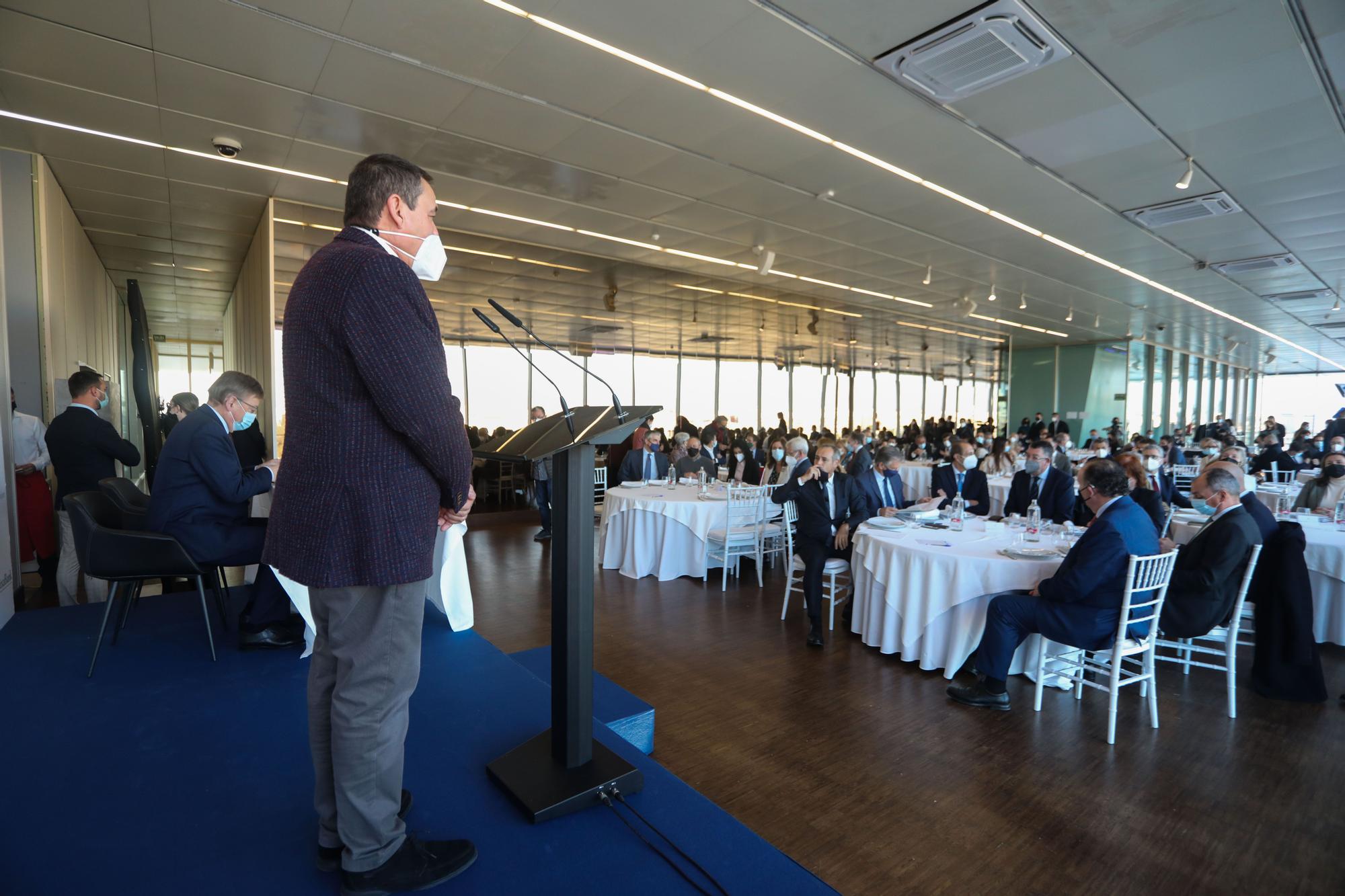 Foro con el president de la Generalitat Ximo Puig en Veles e Vents