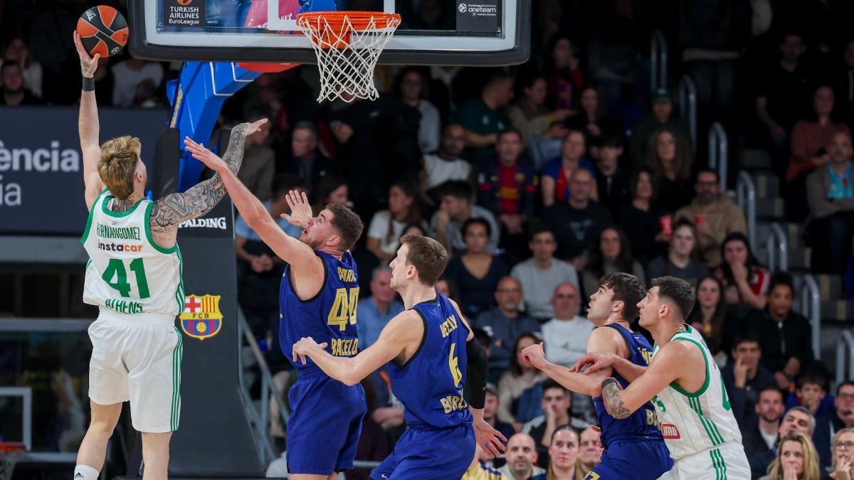 Juancho Hernangómez, en el Palau contra el Barça