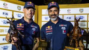 Nasser Al-Attiyah, ganador del Rally Sonora, junto a su copiloto Baumel