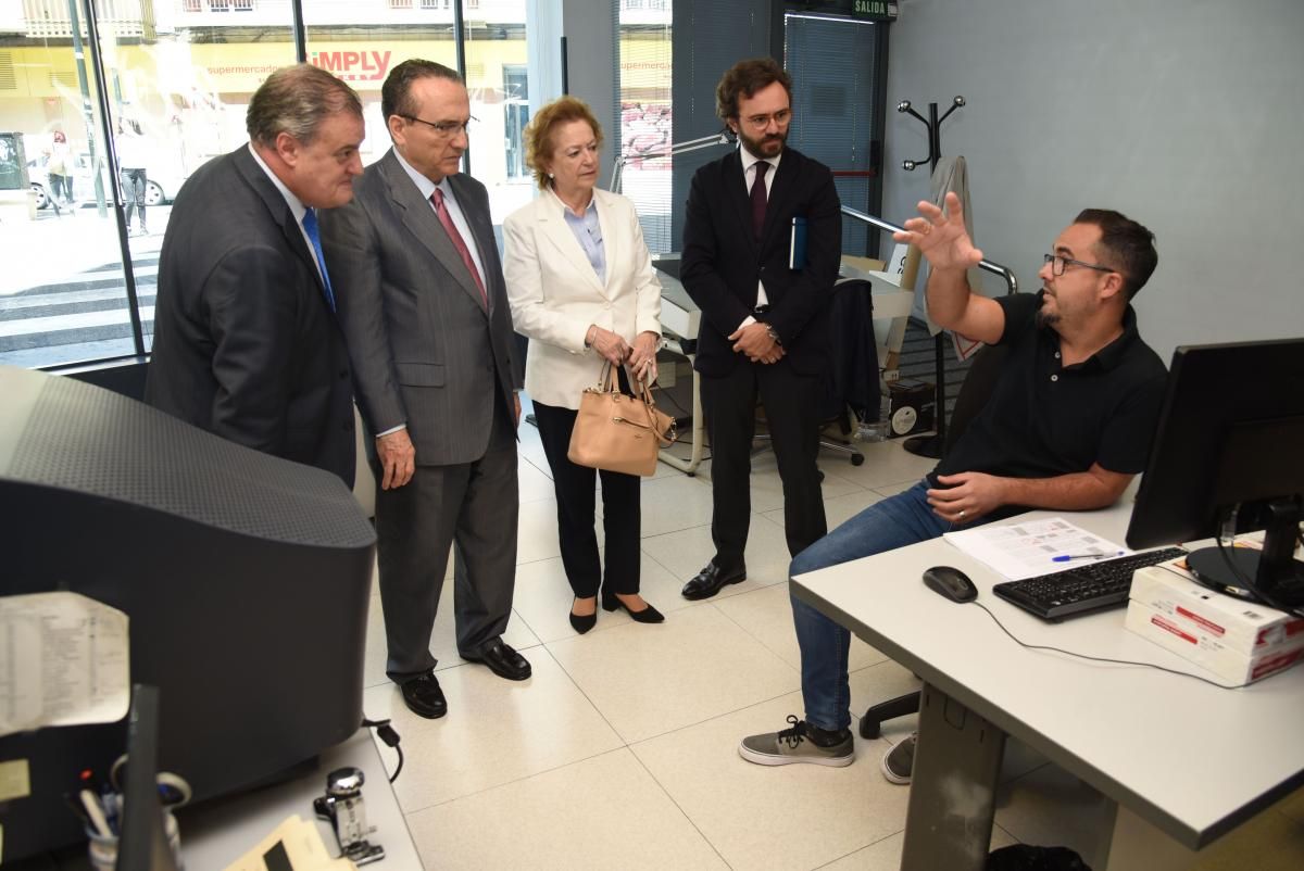 Visita de Javier Moll, presidente de Prensa Ibérica, a EL PERIÓDICO DE ARAGÓN