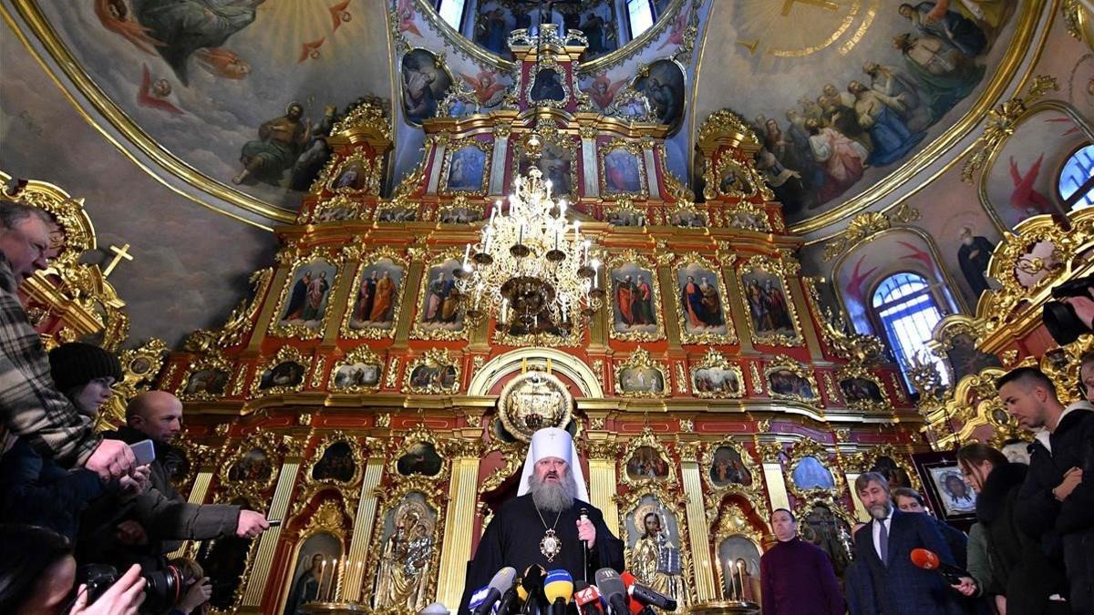 El padre superior de kiev en el Monasterio de las Cuevas de Kiev