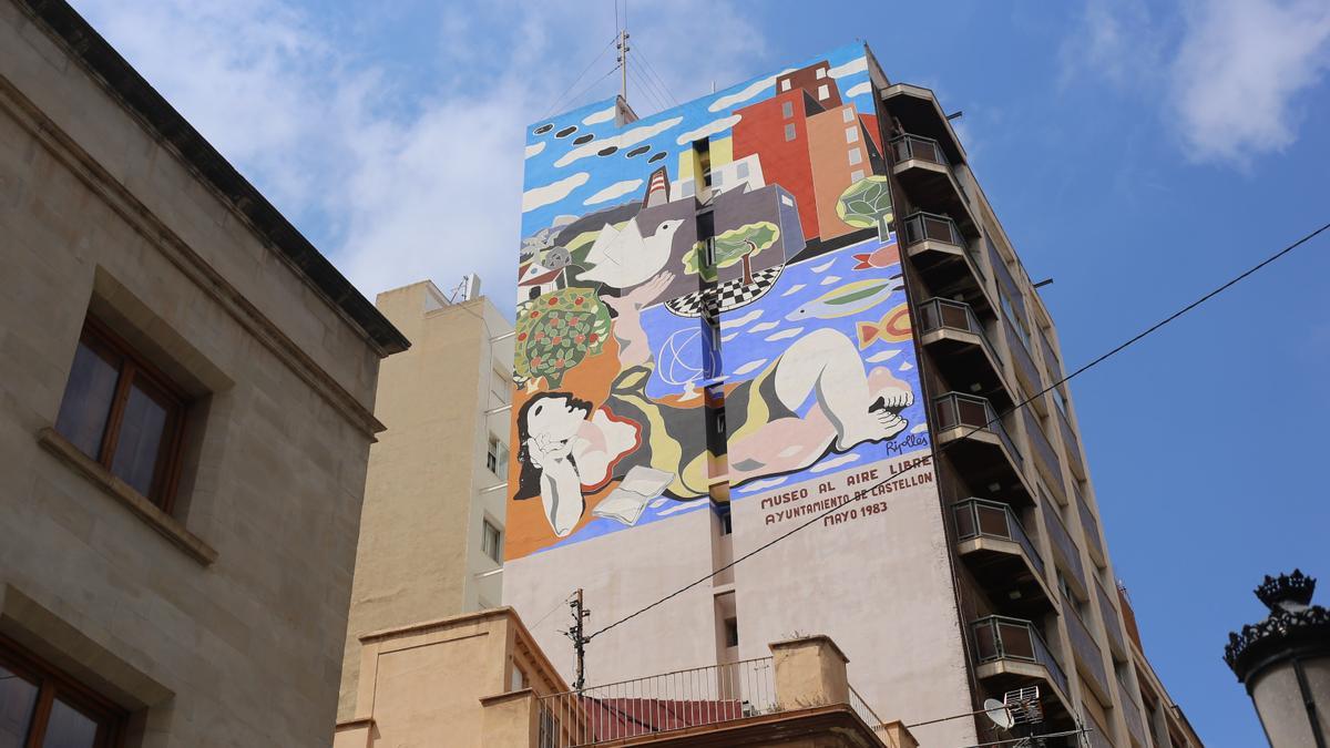 El mural de Ripollés, Transformación, que aún sobrevive en la calle Mayor