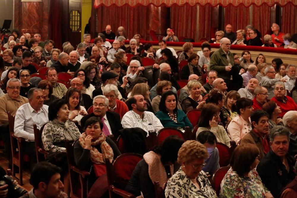 Gala xanas y xaninas en el Palacio Valdés