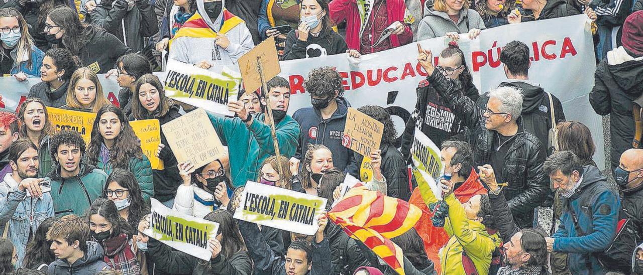 Manifestació en defensa de la immersió lingüística del passat març a Barcelona. | JOAN CORTADELLAS
