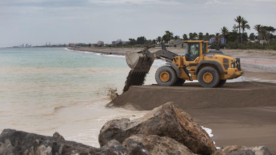 Aportes de arena de cantera para regenerar una playa de Sagunt