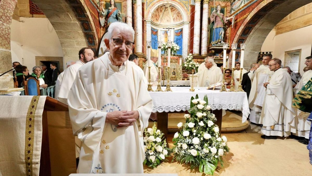 Elías García, el martes, durante la misa solemne del día grande en el Santuario de O Corpiño.