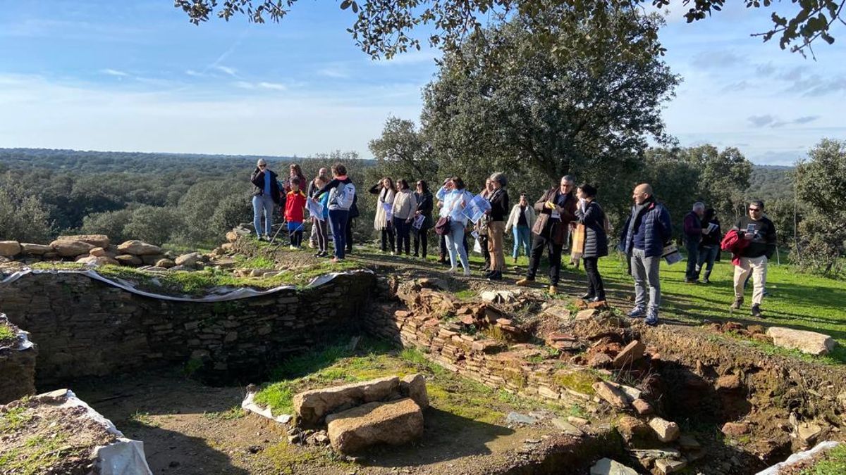 Visita guiada al Yacimiento arqueológico de 'Villasviejas de Tamuja' en Botija.