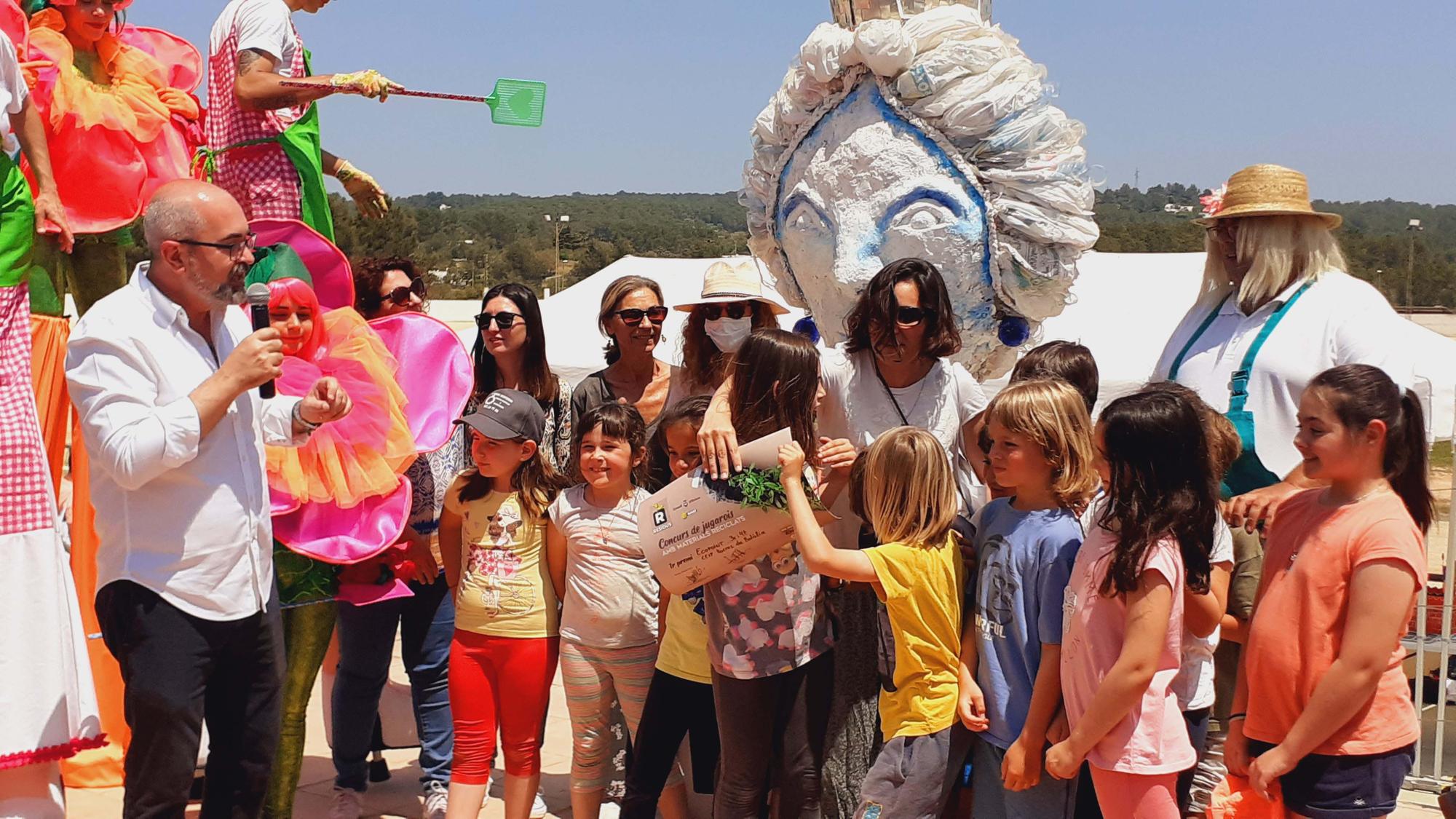 Pequeños maestros del reciclaje en Ibiza