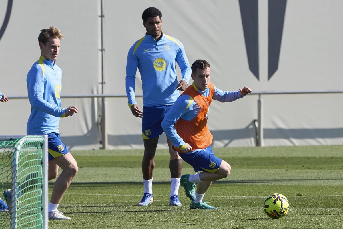 Casadó, De Jong y Rashford, este sábado.