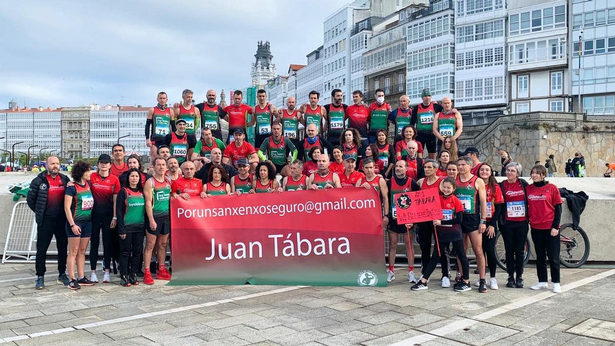 Una concentración en A Coruña de sus compañeros de equipo deportivo