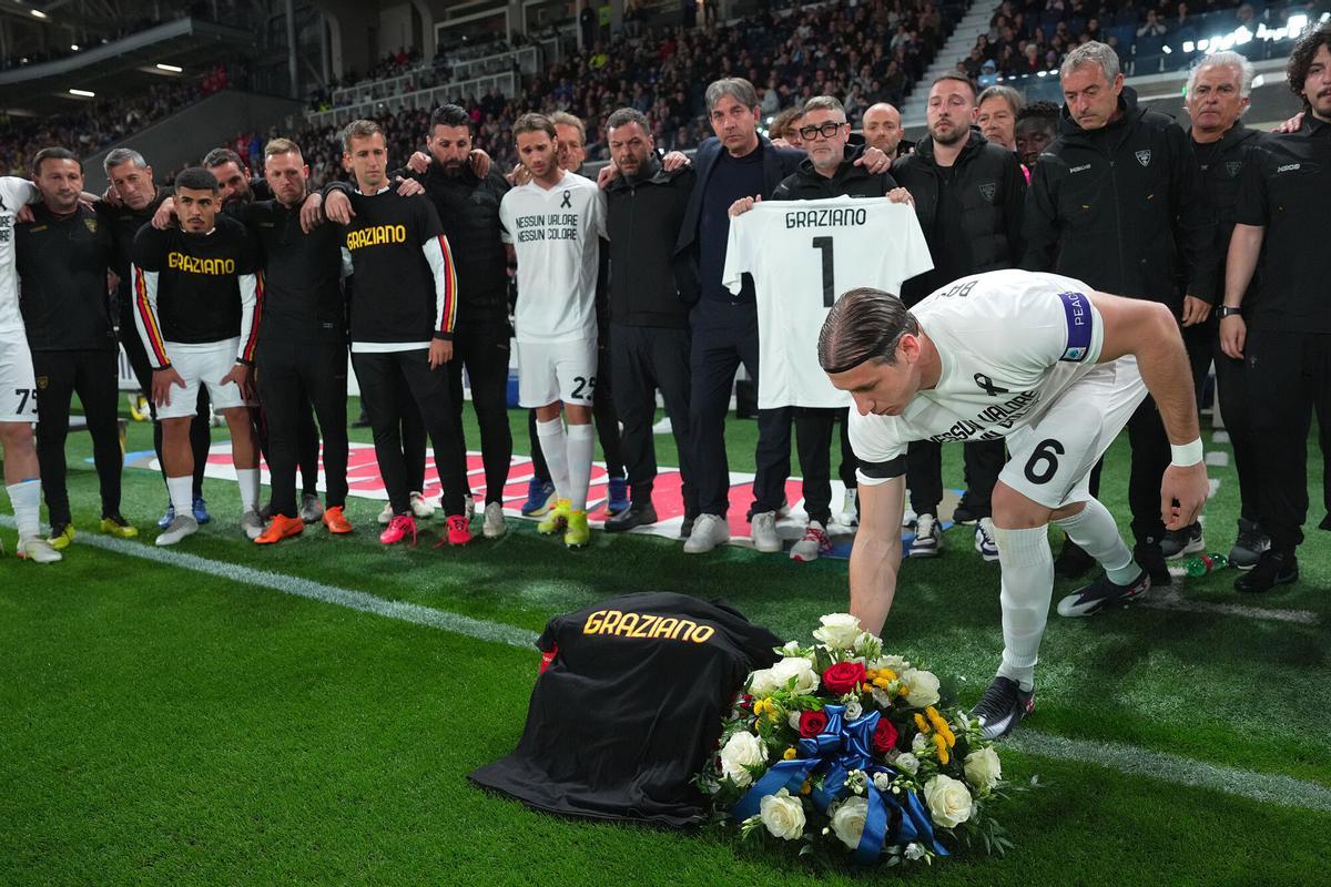 El homenaje del Lecce por Graziano Fiorita