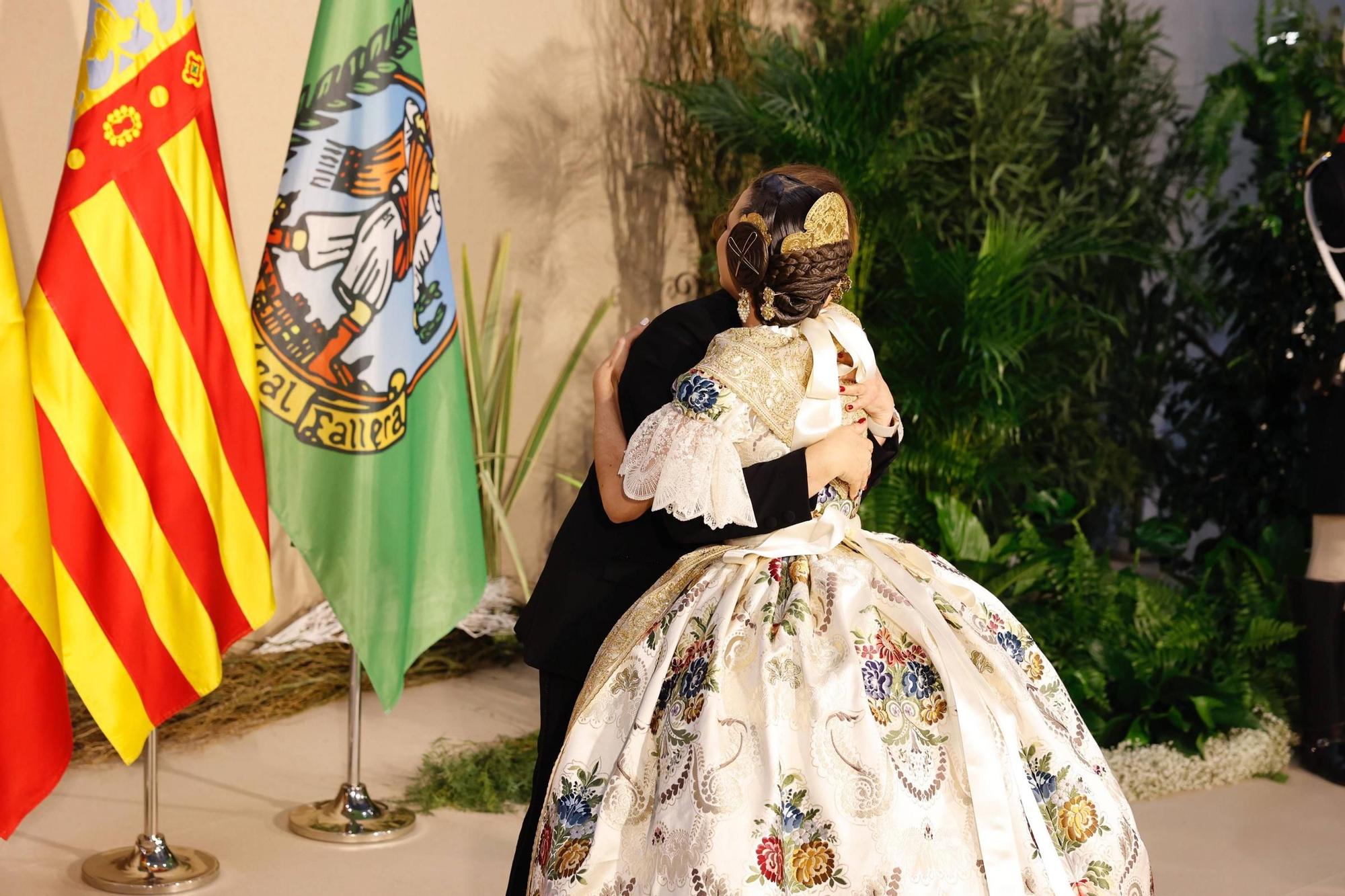 Exaltación de María Estela: Así ha sido la llegada al Palau