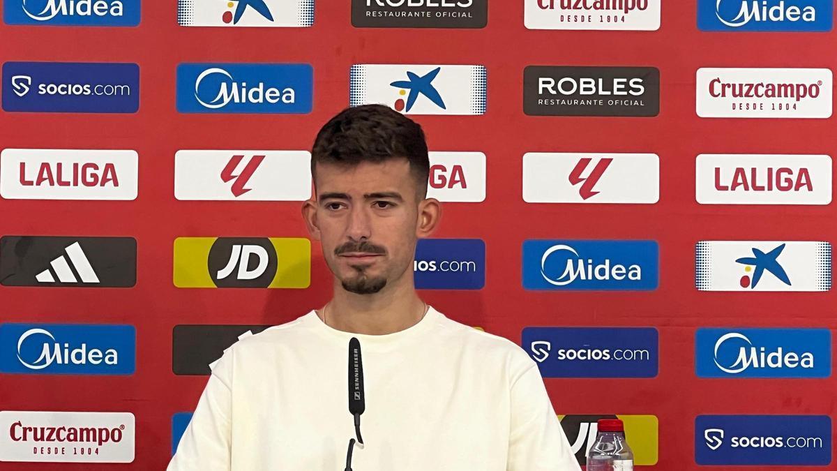 Kike Salas, en la rueda de prensa intersemanal previa al Sevilla-Espanyol en el Ramón Sánchez-Pizjuán