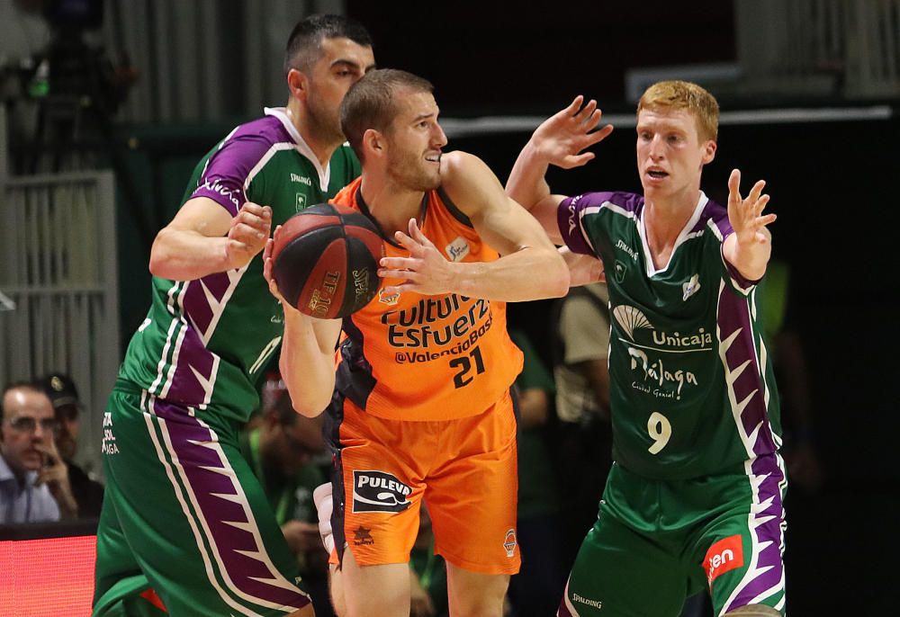 El conjunto de Luis Casimiro, con un inspirado Alberto Díaz (20 puntos), debuta en la Liga Endesa imponiéndose al Valencia Basket