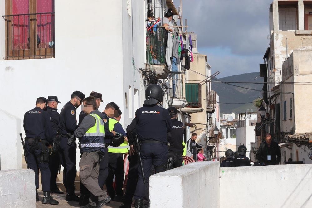 Operativo especial para el desalojo de sa Penya.