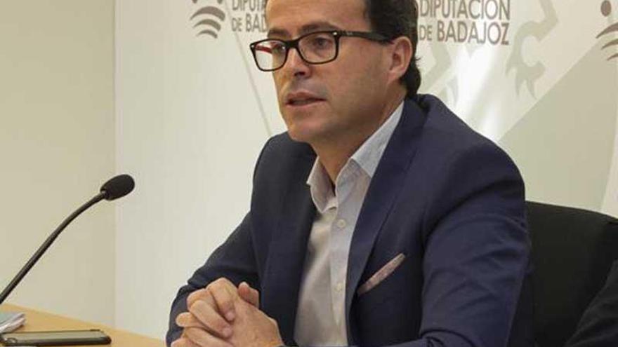 Gallardo: &quot;Los vestigios franquistas a retirar se conocerán en uno o dos meses&quot;