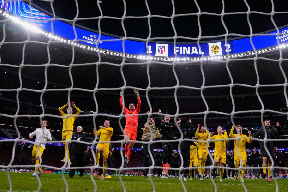 Bodo Glimt players celebrate at the end of the Champions League opening phase soccer match between Atletico Madrid and Bodo Glimt in Madrid, Spain, Wednesday, Jan. 28, 2026. (AP Photo/Manu Fernandez)