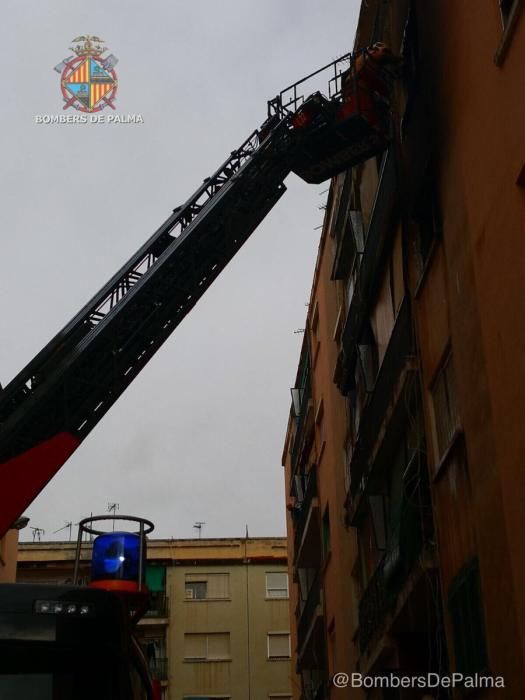 Un incendio en una vivienda obliga a desalojar un centenar de personas en Son Gotleu