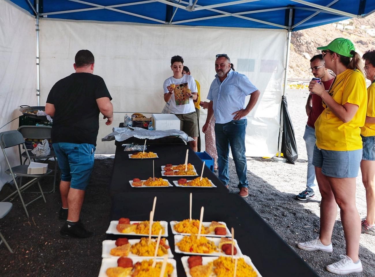 Actividades deportivas y recreativas en la playa de La Nea