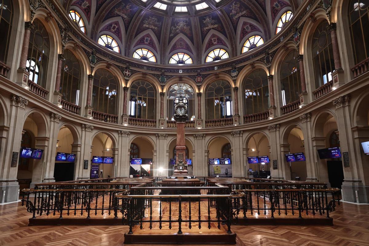 Interior del Palacio de la Bolsa en Madrid.