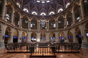 Interior del Palacio de la Bolsa en Madrid.