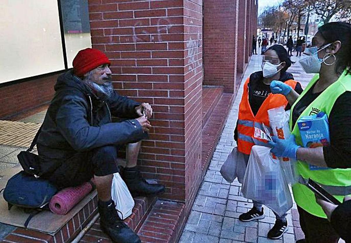 De indigentes a voluntarios en una ONG  | A.Z.