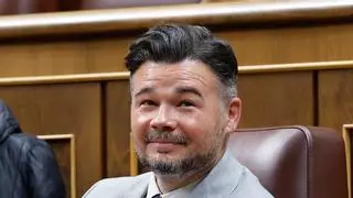 Todas las mujeres que han marcado la vida de Gabriel Rufián: de las madres de sus hijos a su madre, que lo tuvo con 18 años