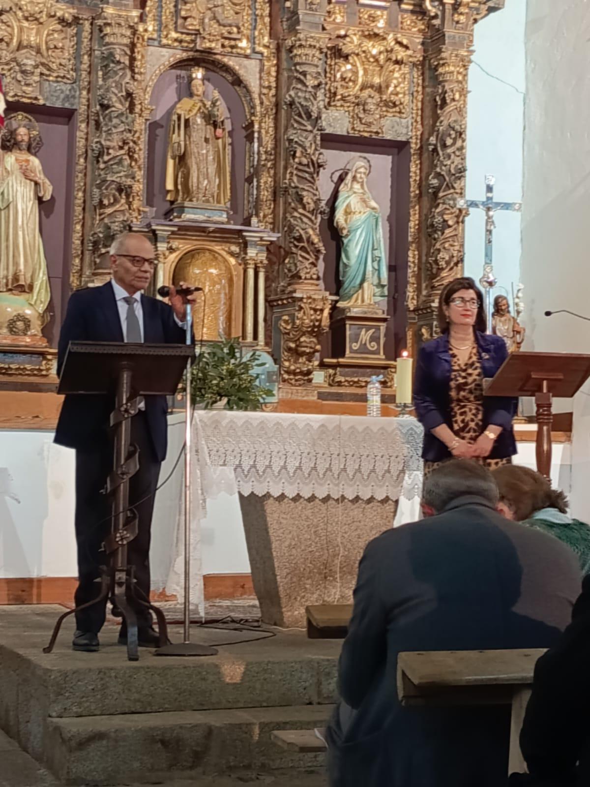 Un momento del solemne acto en la iglesia de Bercianos