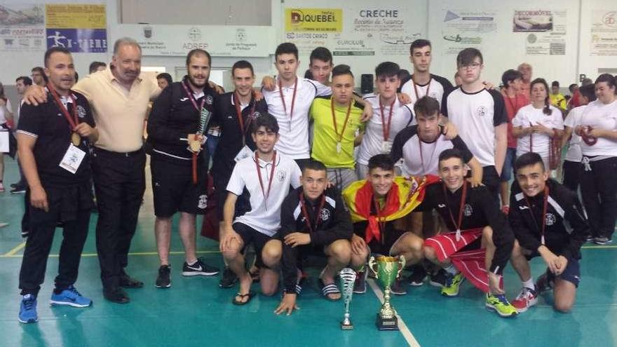 Equipo juvenil finalista de la ADREP Cup Aveiro.