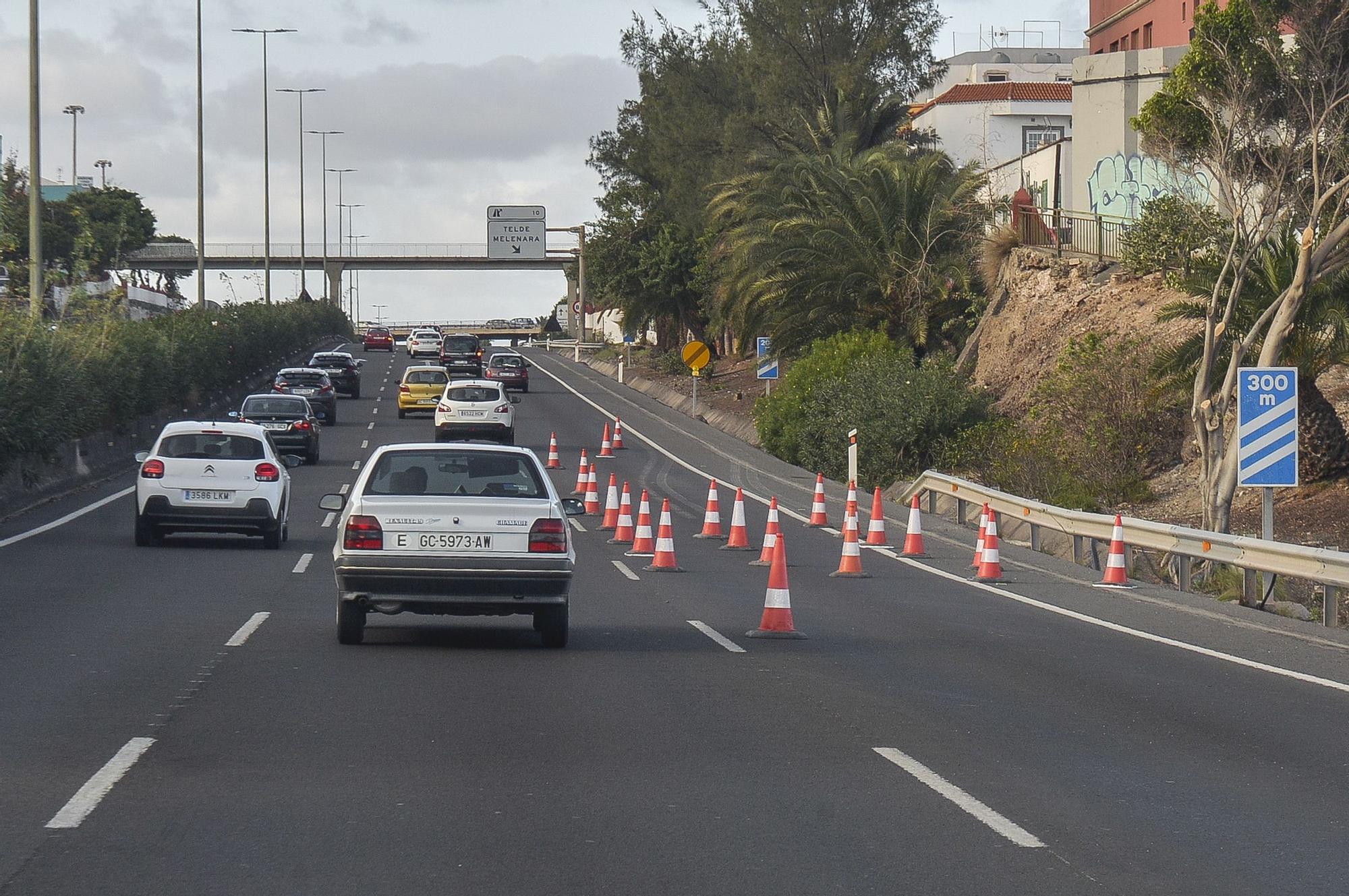 Derrumbe de un muro en la autopista