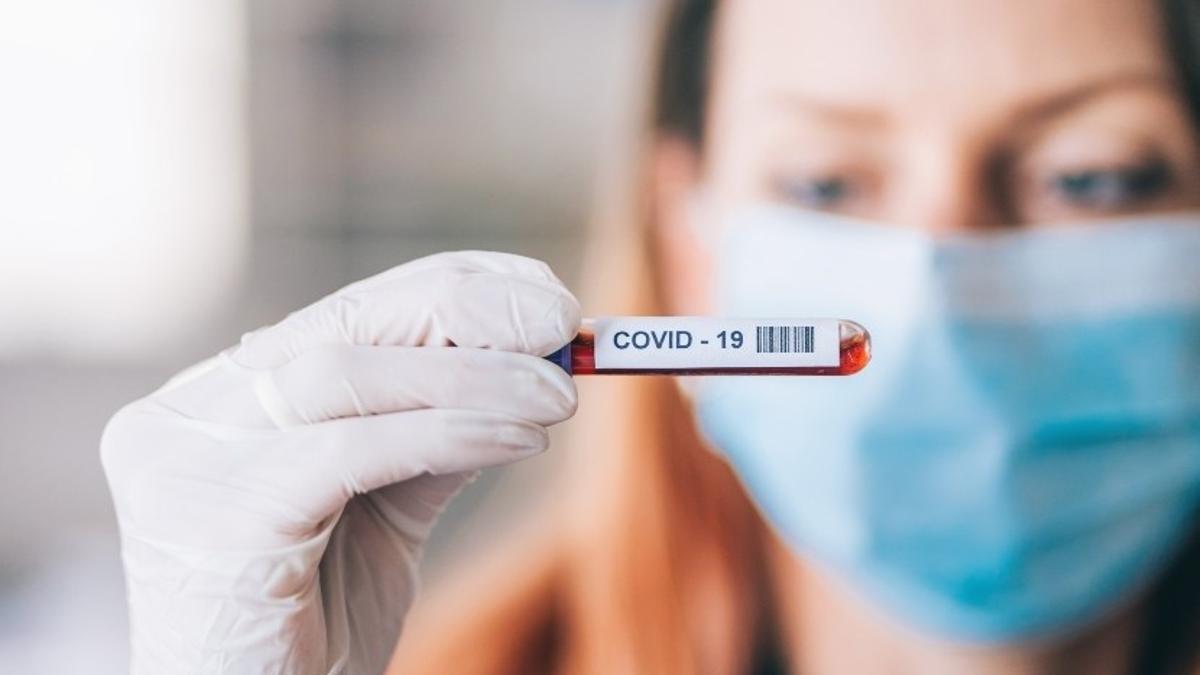 Sanidad notifica 26.018 nuevos casos de coronavirus y la incidencia baja a 558.