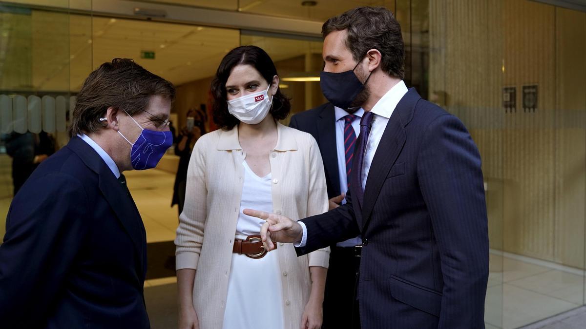 José Luis Martínez-Almeida, Isabel Díaz Ayuso y Pablo Casado.