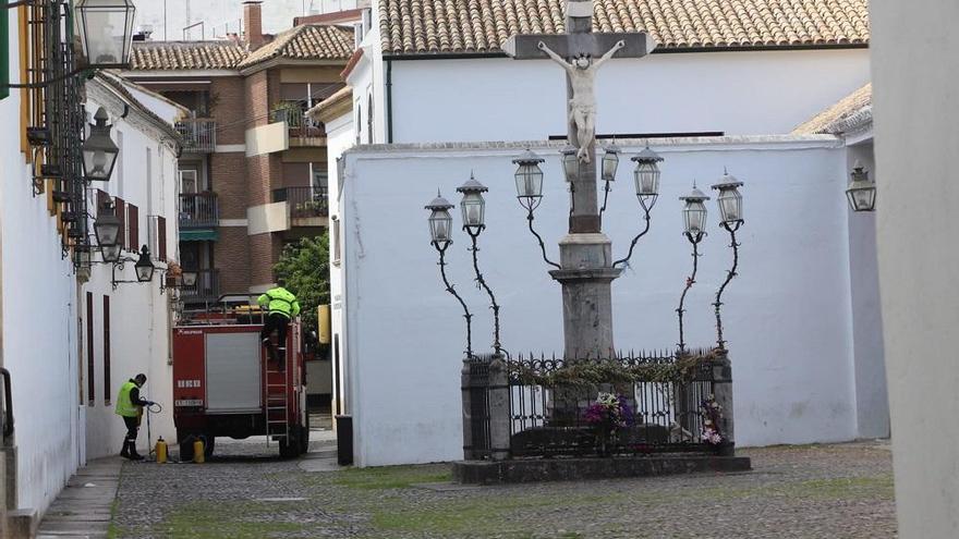 Coronavirus en Córdoba: militares de la UME desinfectan varias residencias de ancianos