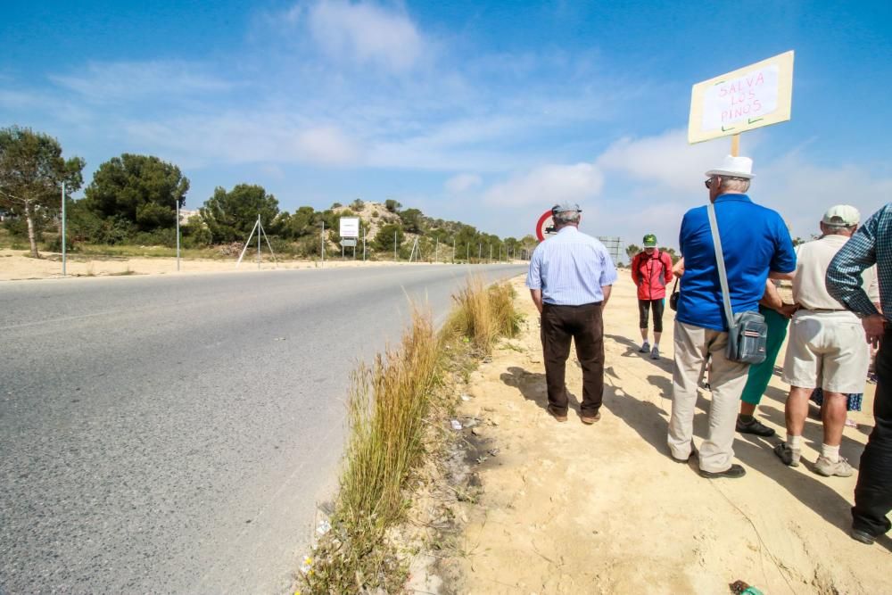 Manifestación en San Miguel de Salinas por la segu