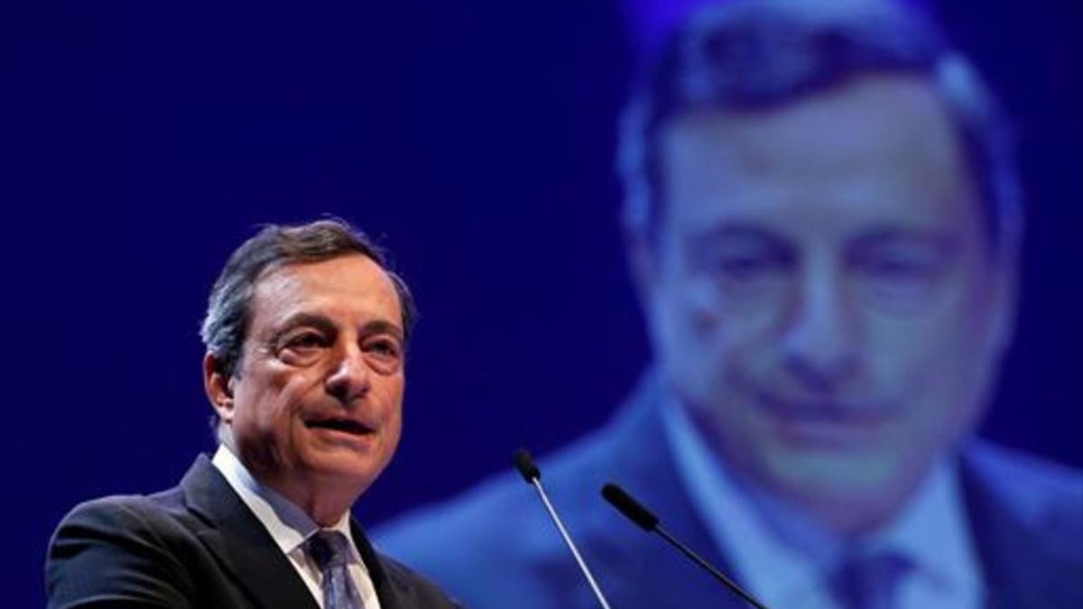 Mario Draghi, presidente del BCE, ante la prensa el pasado mes de junio.