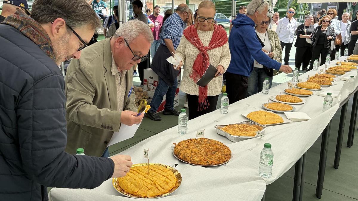 El barrio de la Sagrada Familia, en A Coruña, ya tiene ganadora del IV Gran Concurso de Tortillas