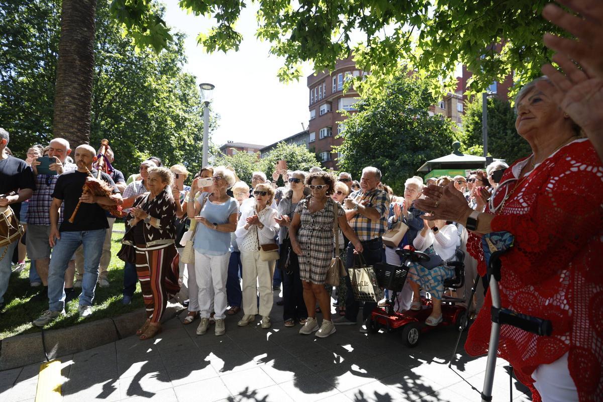 En imágenes: el homenaje de Gijón a "Los Collacios"