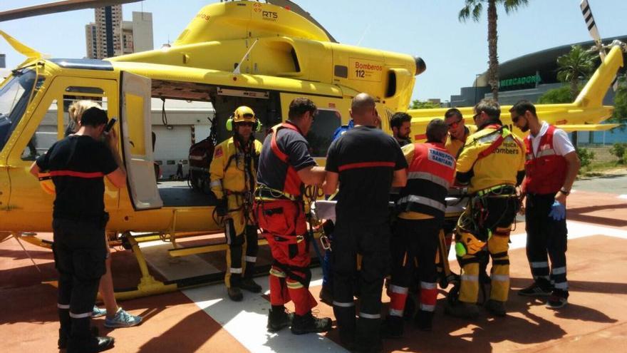 Evacuada en helicóptero tras lesionarse un tobillo en una senda del Puig Campana