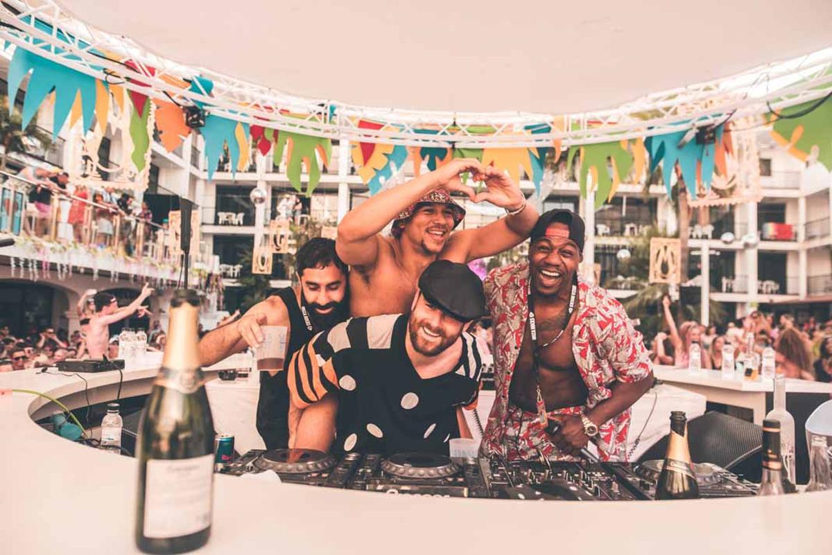 Die Elektropop-Gruppe Rudimental bei einem Auftritt auf Ibiza (Archivbild).