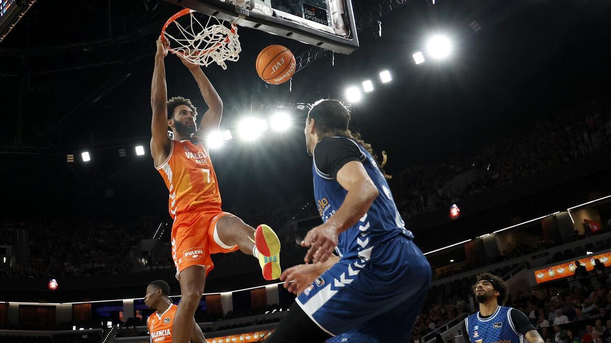 Braxton Key machaca el aro en el partido ante el Burgos de noviembre