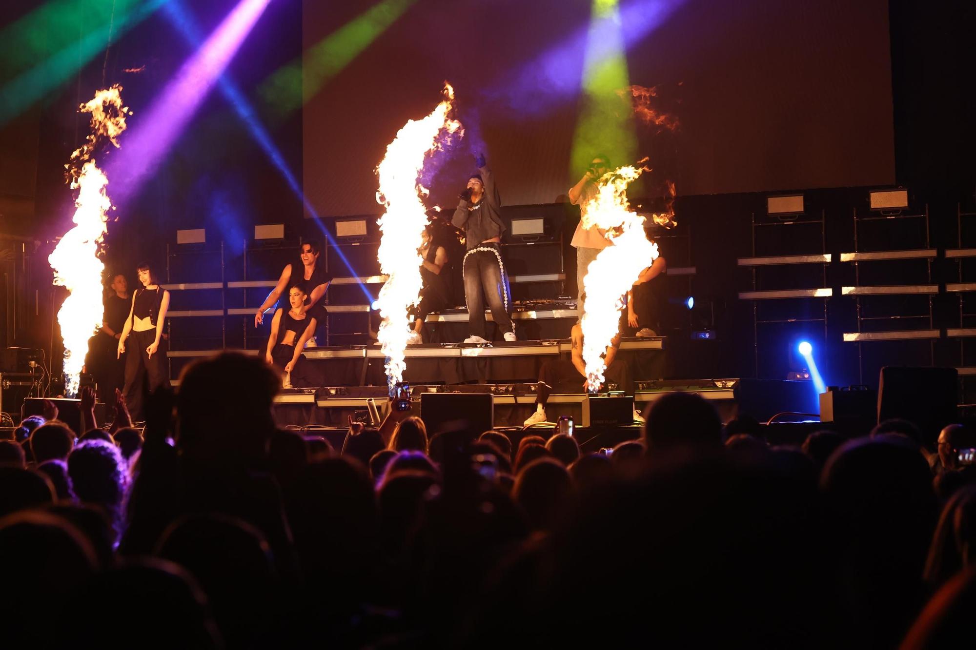 Abraham Mateo reúne a casi 8.000 personas en el concierto más multitudinario de las fiestas de Cullera