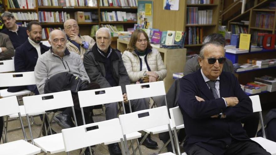 Fabra, en primera fila en la presentación de su libro en València.